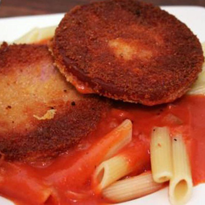 Jgerschnitzel mit Nudeln und Tomatensoe